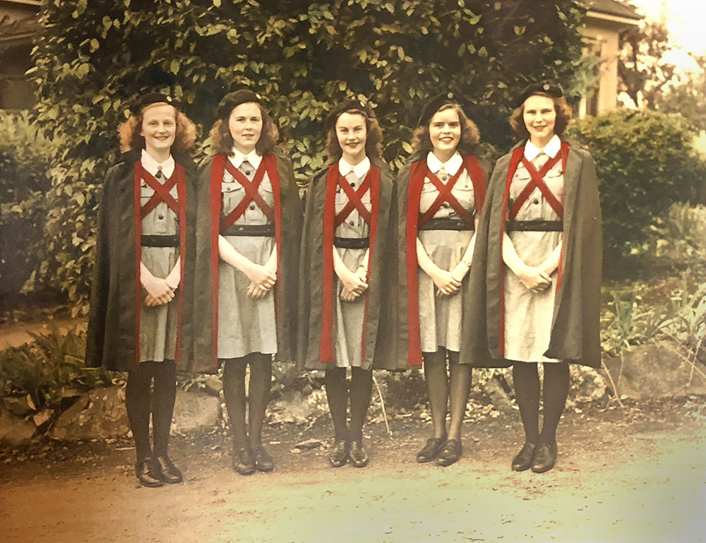 1947 - Trophy-winners in a Nursing Cadet competition.
From L to R: Louise Hamilton, Anne Teakle, Mary Butters (Capt.), Patsy Sennott and Marilyn Leigh